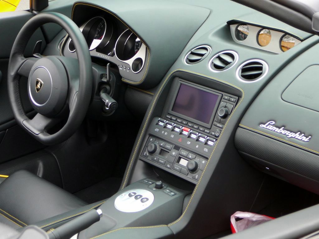 Gated gearshift gate, V10 model line